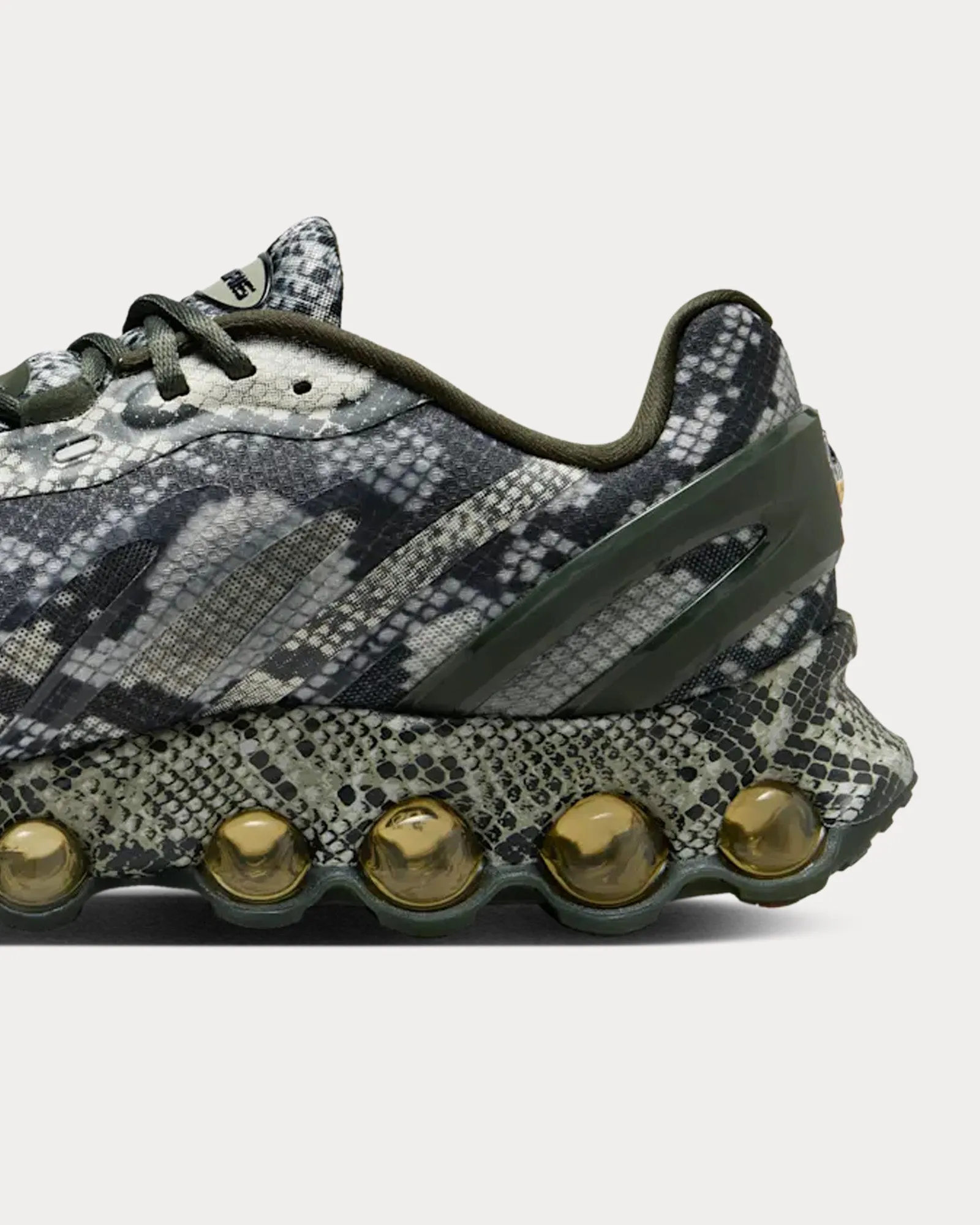 Air Max Dn8 Khaki / Sequoia Low Top Sneakers