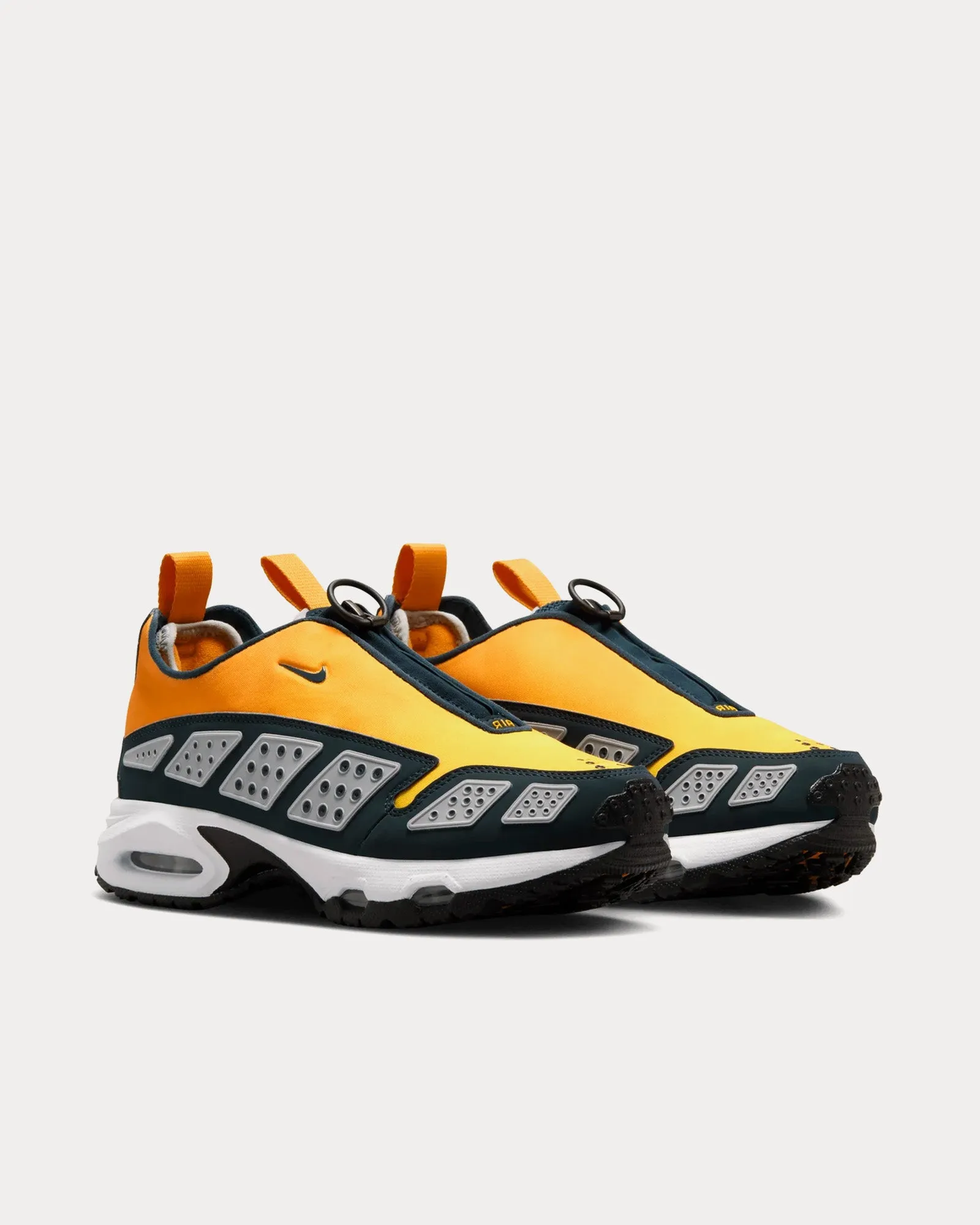 Air Max SNDR Canyon Gold / Deep Ocean Low Top Sneakers
