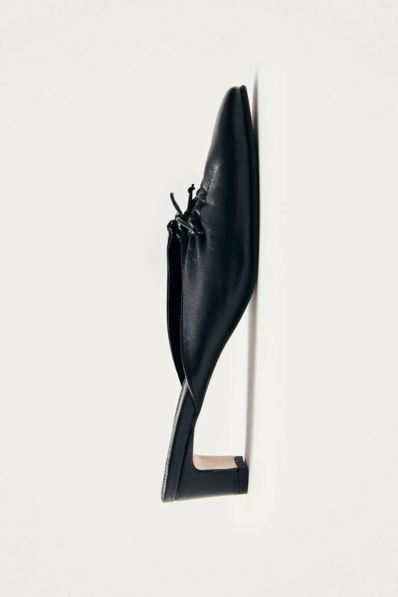 AMAR LEATHER MULES IN BLACK