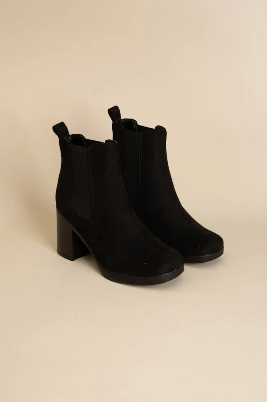 Arbor Slide In Black Boots