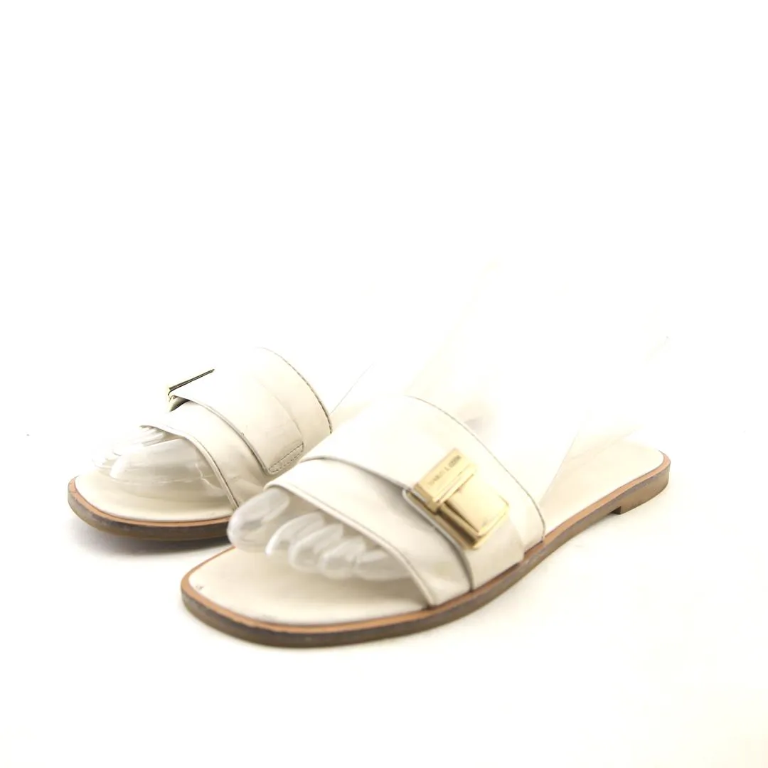 CHARLES & KEITH BUCKLE DETAIL - NUDE