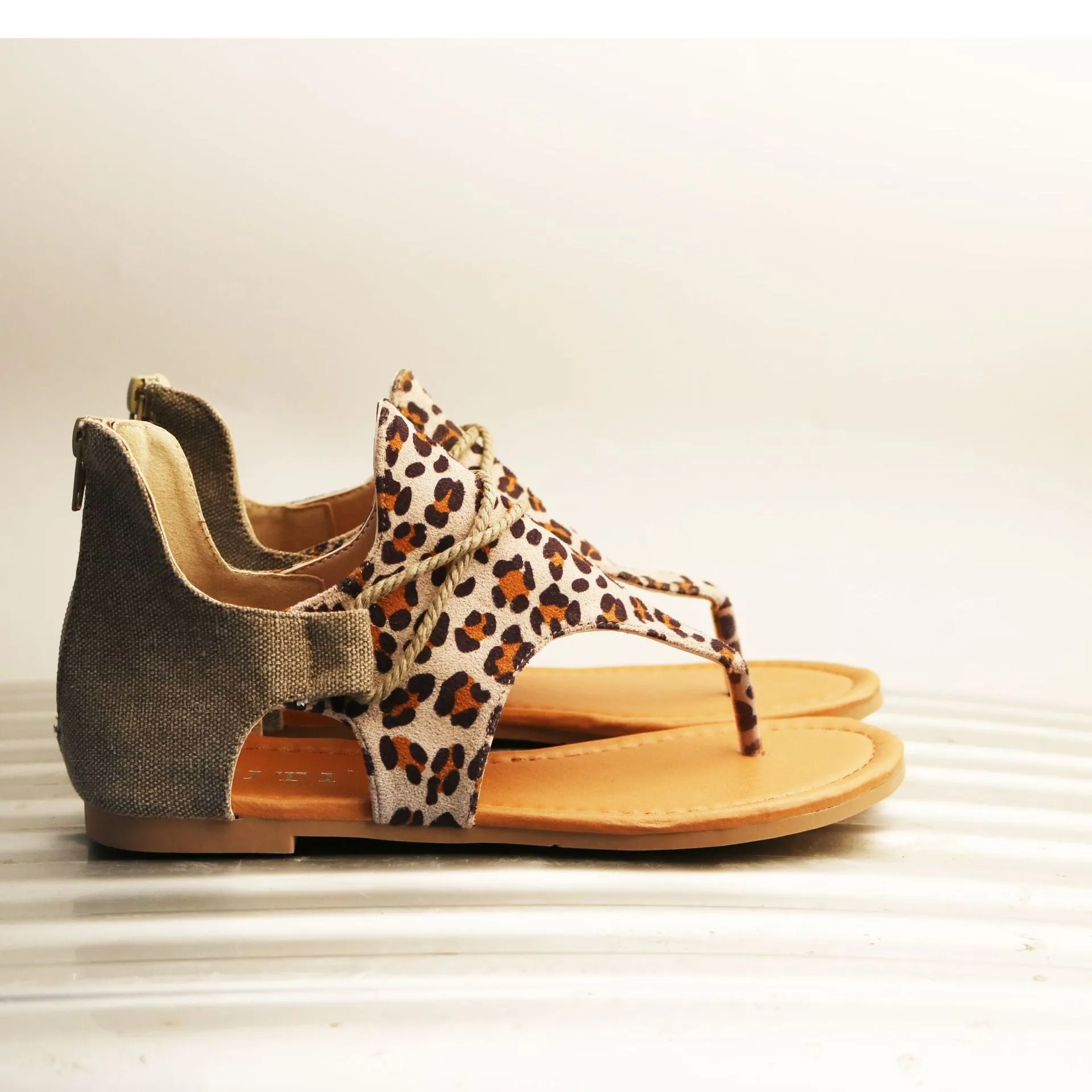 Chicvane Leopard Print Flip Flops Sandals Zipper Flat Sandals