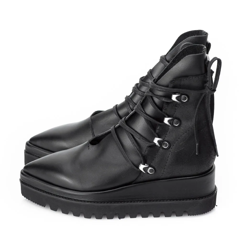 Loveable black leather booties