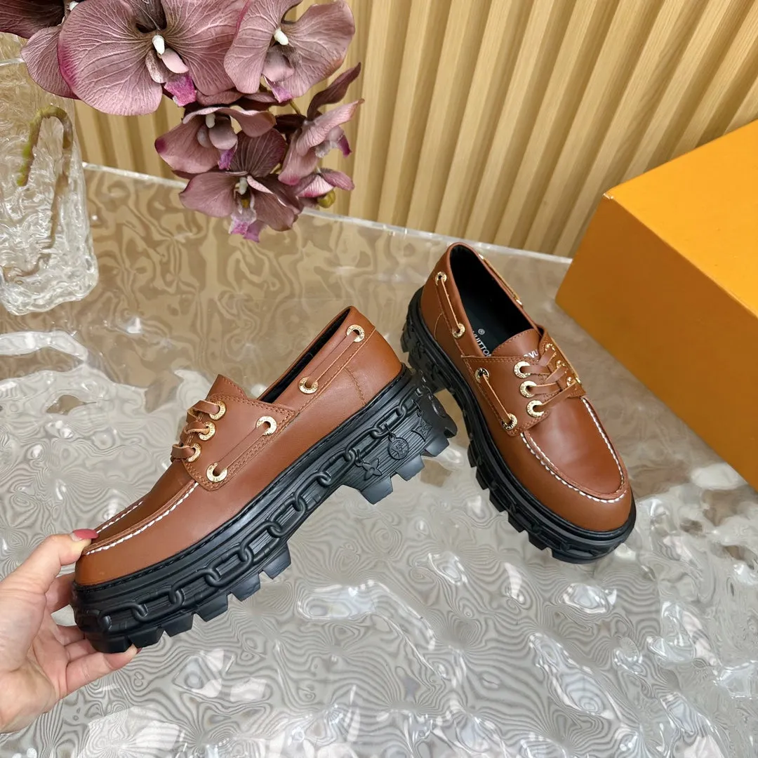 LV RECORD BOAT SHOE IN BRONZE BROWN GLOSSY CALFSKIN