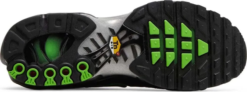Nike Air Max Plus 'Black Silver Green Strike' (2022)