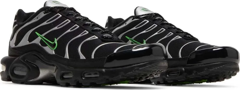 Nike Air Max Plus 'Black Silver Green Strike' (2022)