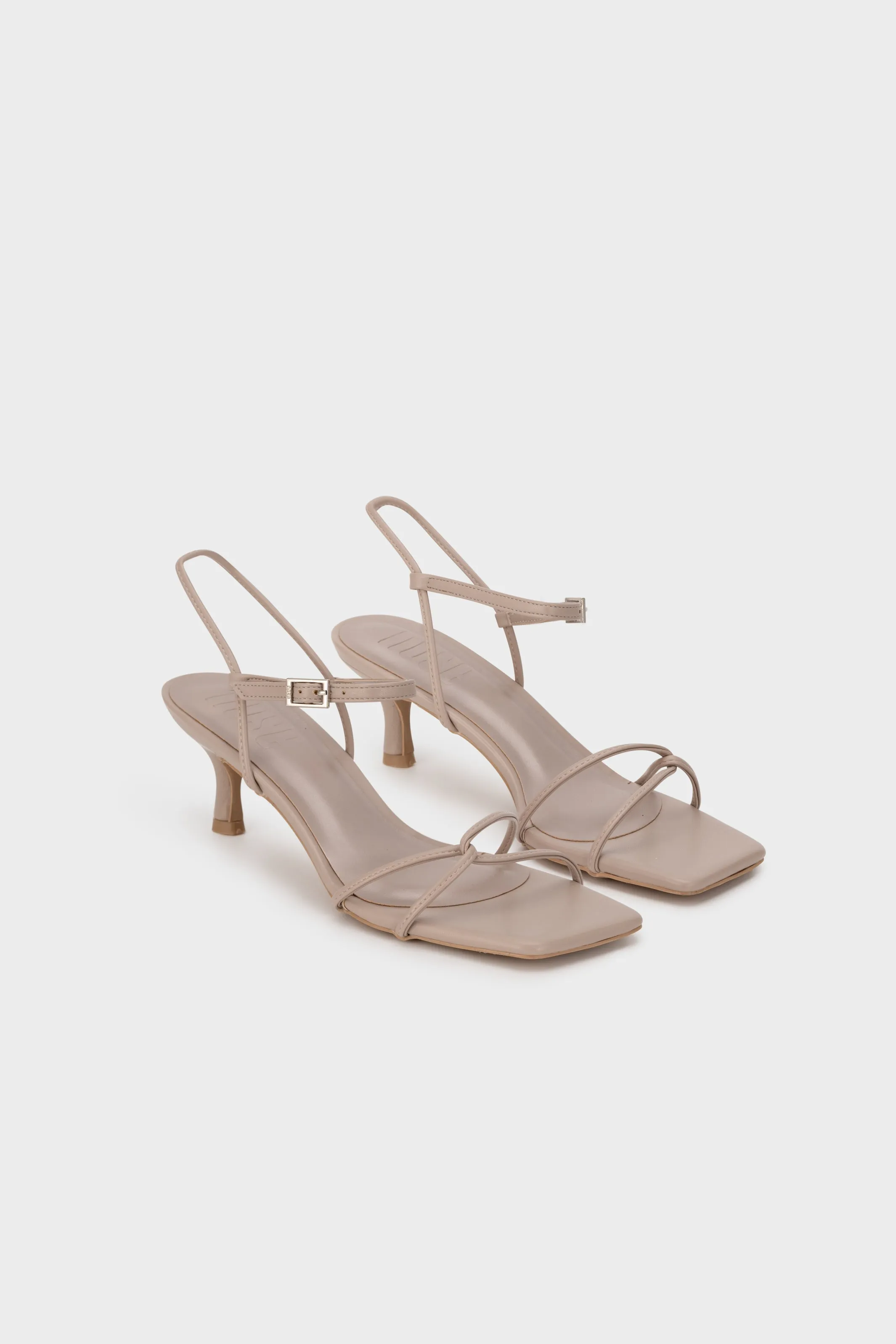 STRAPPY LOW HEEL SANDAL