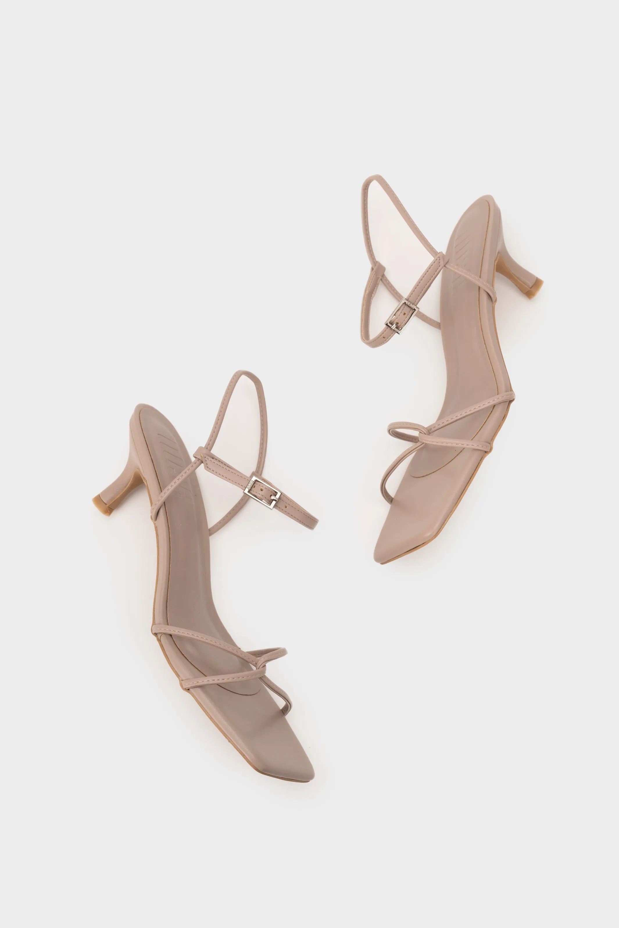 STRAPPY LOW HEEL SANDAL