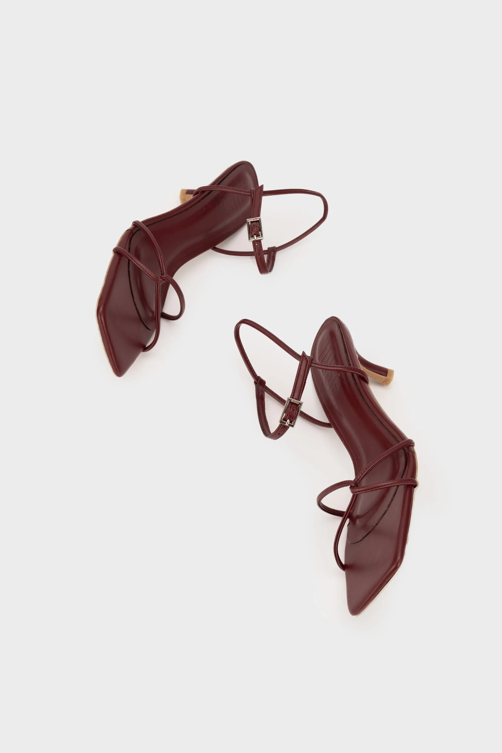 STRAPPY LOW HEEL SANDAL