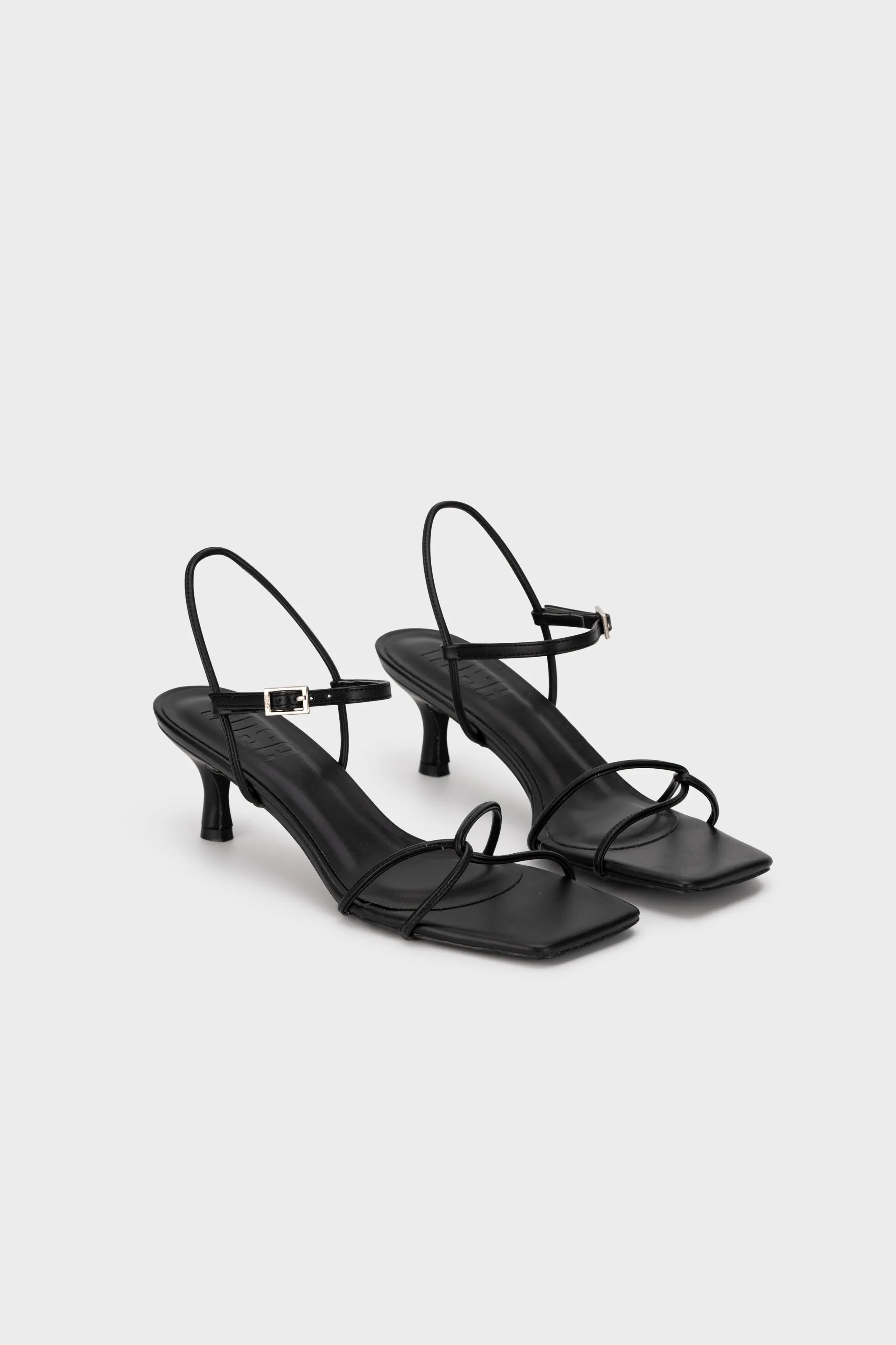 STRAPPY LOW HEEL SANDAL