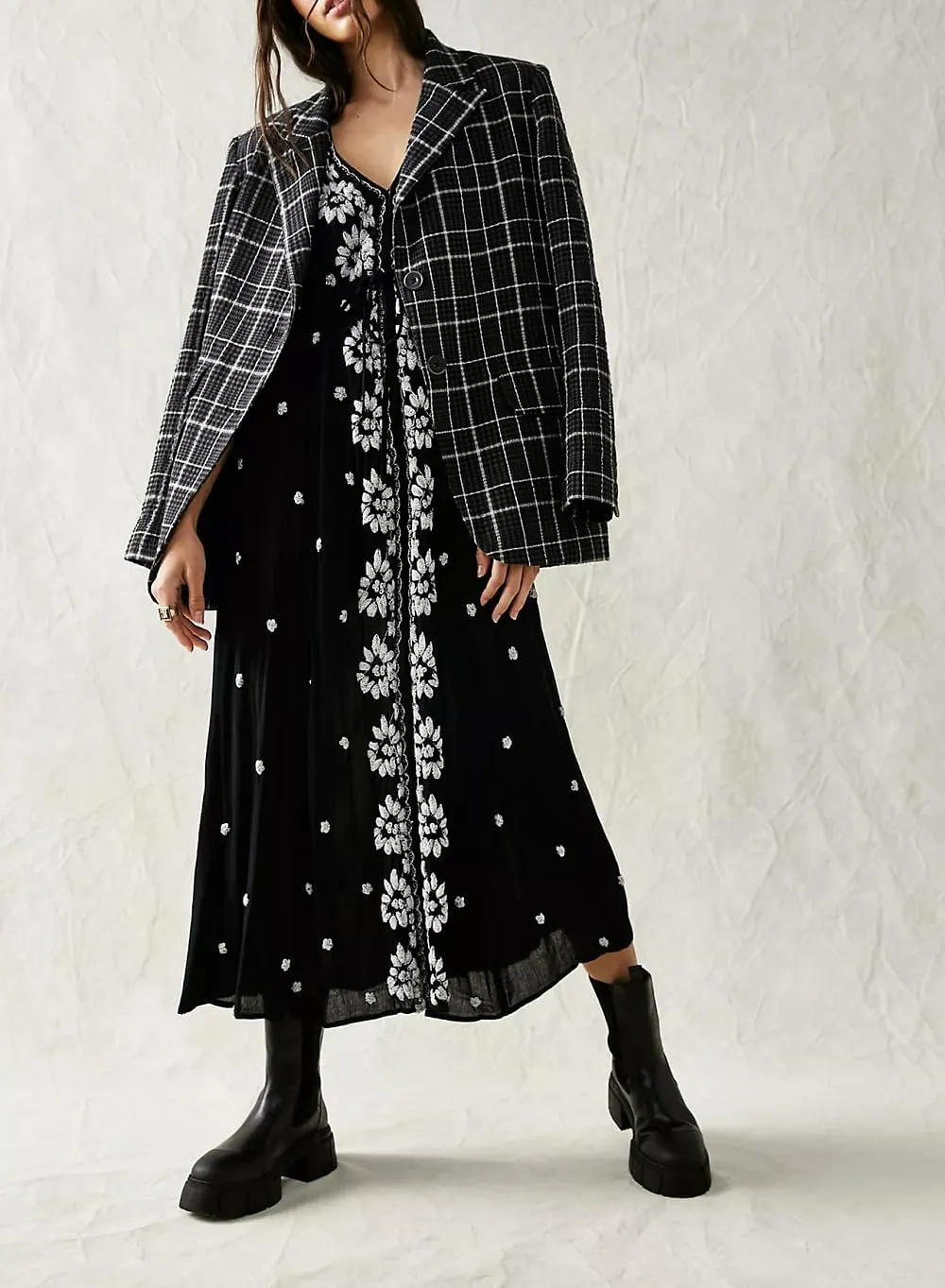 Women Boho Flowy Maxi Dress Floral Embroidered Puff Sleeve Long Dress Drawstring Deep V Neck Vacation Beach Sundress