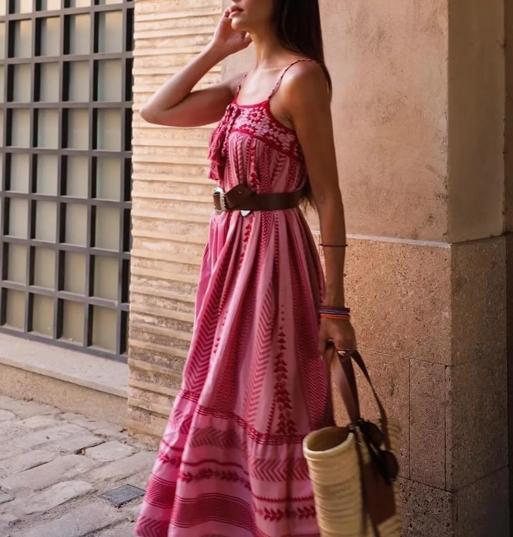 Women Boho Spaghetti Strap Maxi Dress Graffiti Cami Flowy Long Dress Graphic Casual Smocked Vacation Beach Sundress