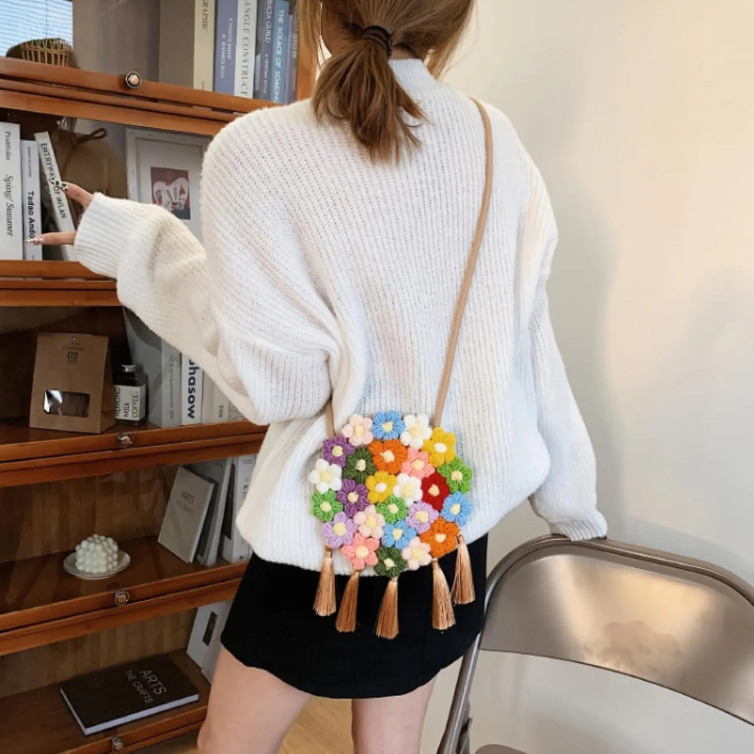 Women Woven Shoulder Bag, Floral Clutch Magnetic Buckle Flower Purse Crochet Crossbody Bag for Casual Daily Parties Prom